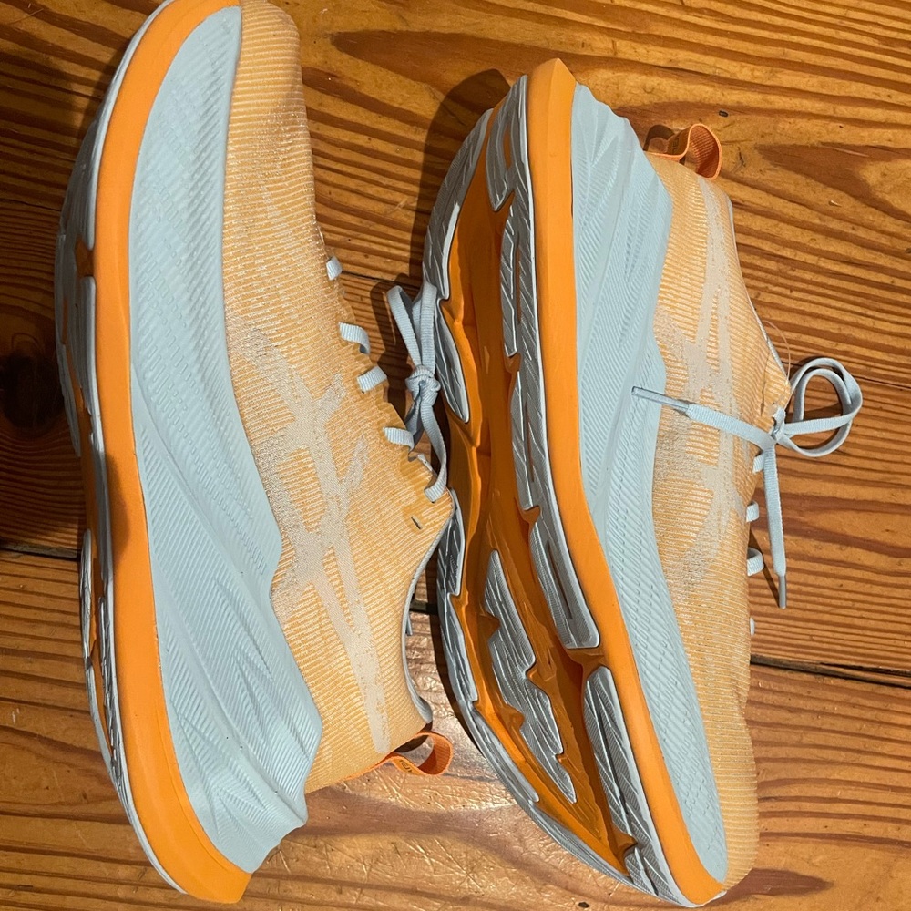 ASICS Superblast 1, women’s 10 / men’s 8.5, 5 treadmill miles of use. - Picture 2 of 6